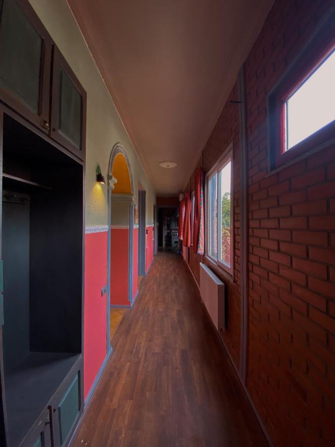 Хостел Corner Тбилиси Экстерьер фото
