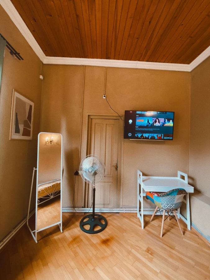 Хостел Corner Тбилиси Экстерьер фото